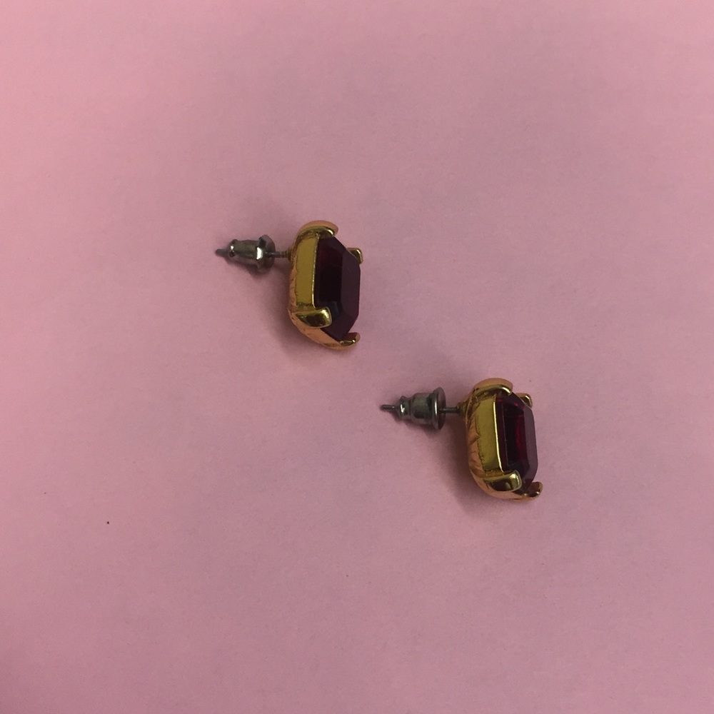 Ruby-like pierced-ear studs - Picture 2 of 6